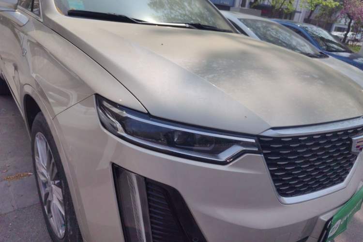 Used Cadillac XT6 2021 2.0T Six-Seater Four-Wheel-Drive Luxury Version Right Front Headlight