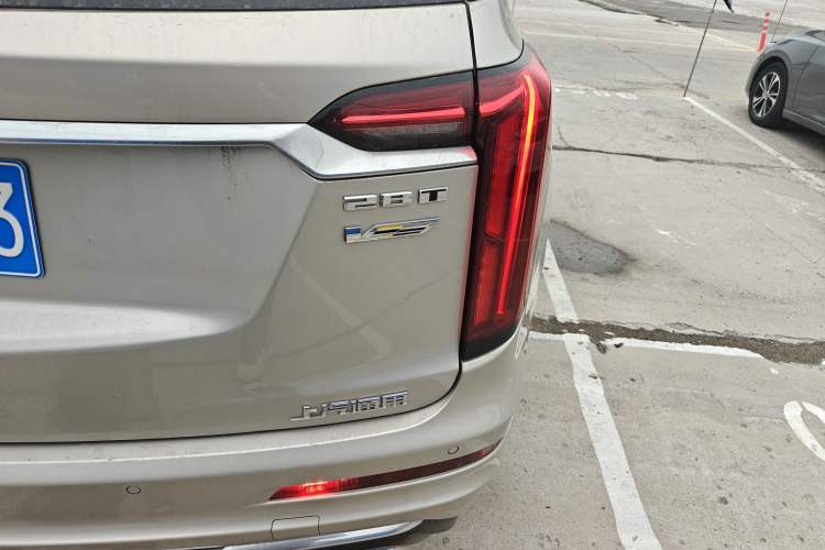 Used Cadillac XT6 2021 2.0T 7-Seater Four-Wheel Drive Luxury Version Right Rear Taillight