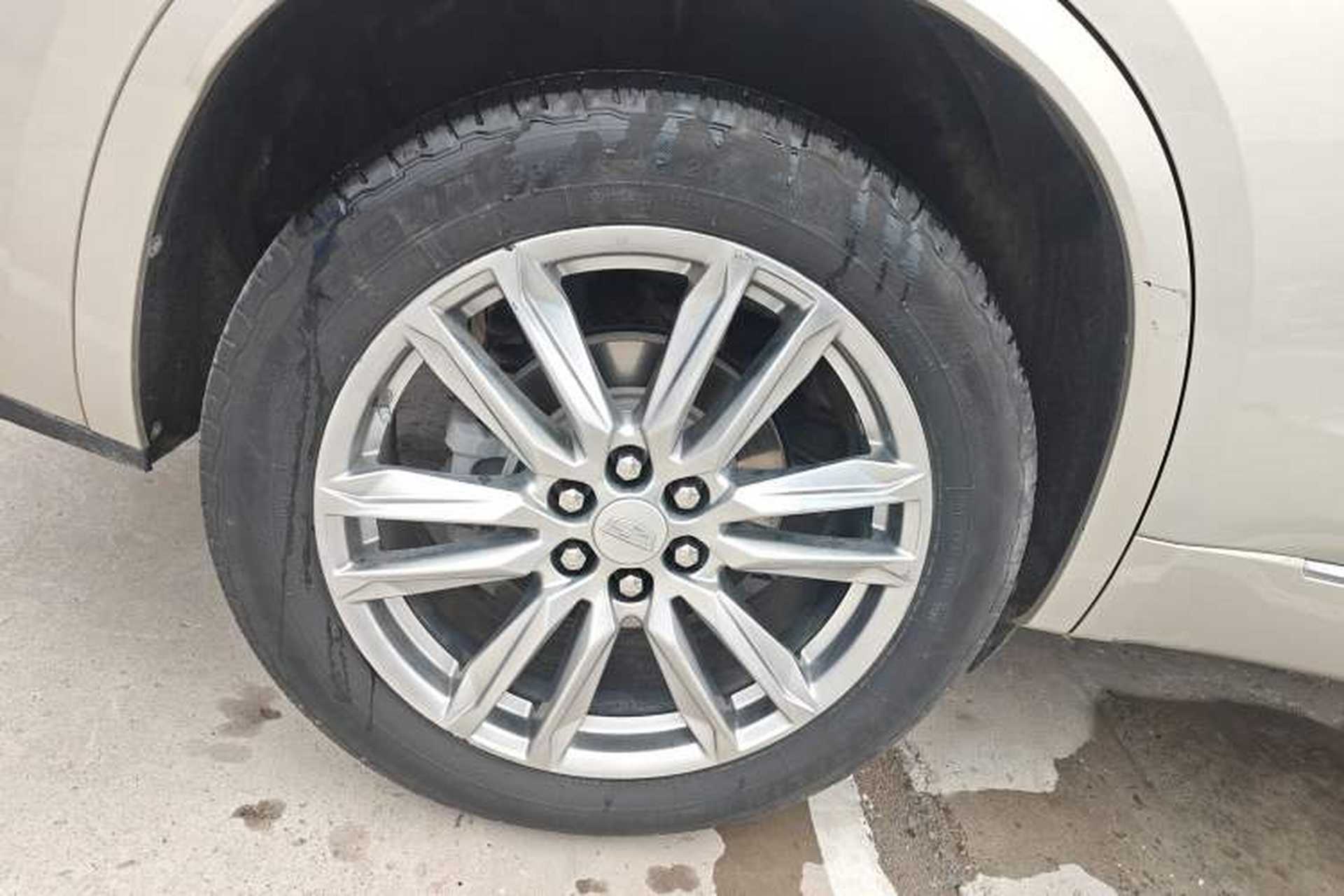 Used Cadillac XT6 2021 2.0T 7-Seater Four-Wheel Drive Luxury Version Right Rear Wheel Hub
