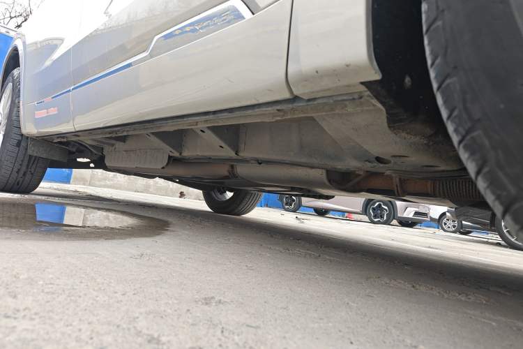 Used Cadillac XT6 2021 2.0T 7-Seater Four-Wheel Drive Luxury Version Right Side Sill