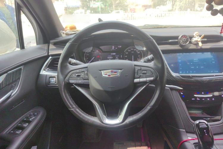 Used Cadillac XT6 2021 2.0T Six-Seater Four-Wheel-Drive Luxury Version Steering Wheel