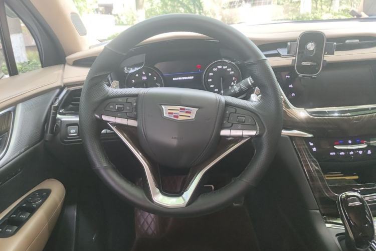 Used Cadillac XT6 2021 2.0T Six-Seater Four-Wheel-Drive Platinum Edition Steering Wheel