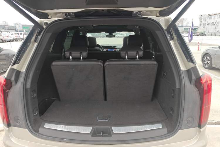 Used Cadillac XT6 2021 2.0T 7-Seater Four-Wheel Drive Luxury Version Trunk