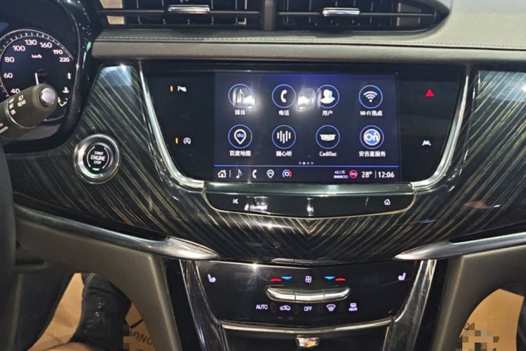 Used Cadillac XT6 2022 2.0T Six-Seater Two-Wheel-Drive Luxury Version Audio And AC Panel