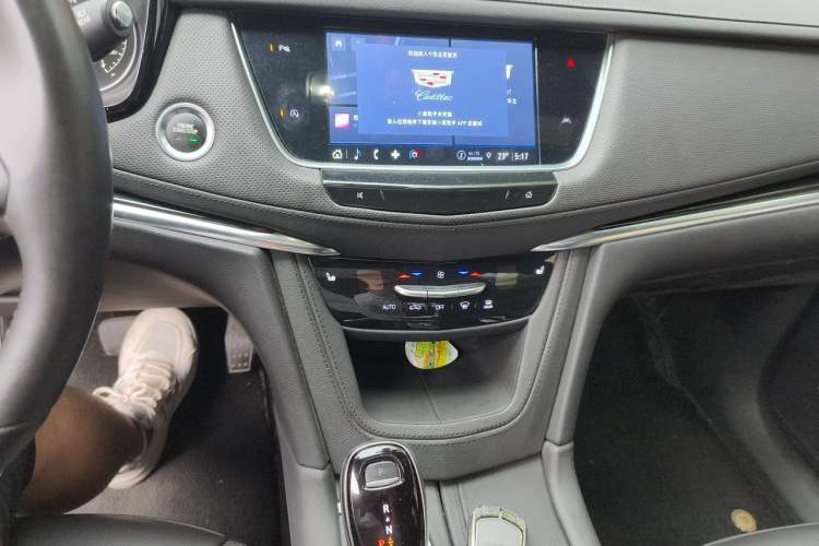 Used Cadillac XT6 2022 2.0T Six-Seater Four-Wheel-Drive Luxury Version Audio And AC Panel