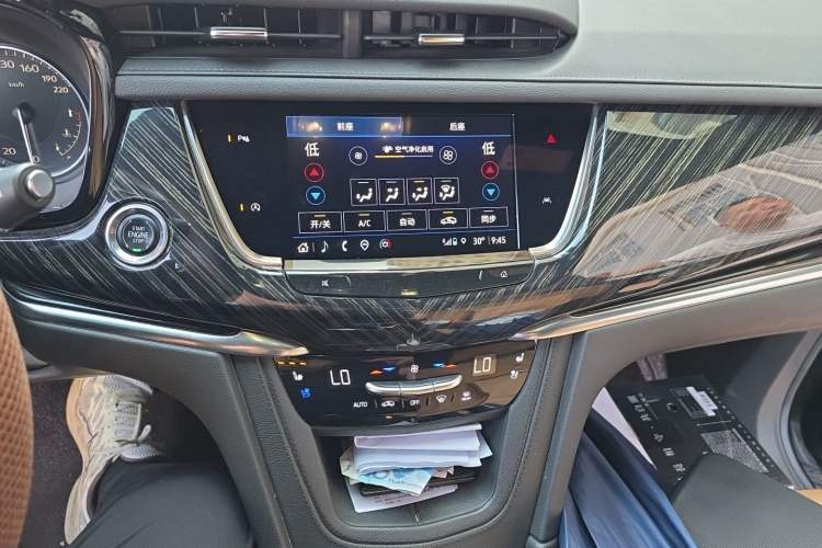 Used Cadillac XT6 2022 2.0T Six-Seater Four-Wheel Drive Luxury Version Audio And AC Panel