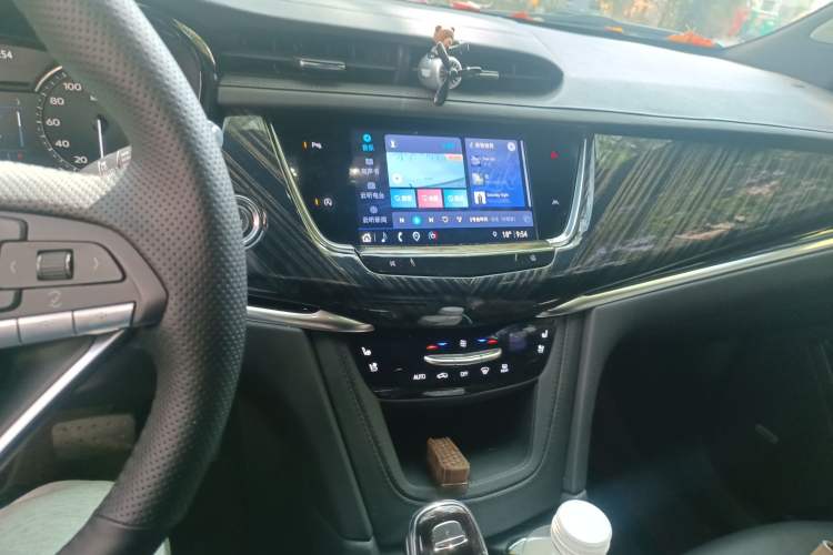 Used Cadillac XT6 2022 2.0T Six-Seater Four-Wheel Drive Luxury Version Audio And AC Panel