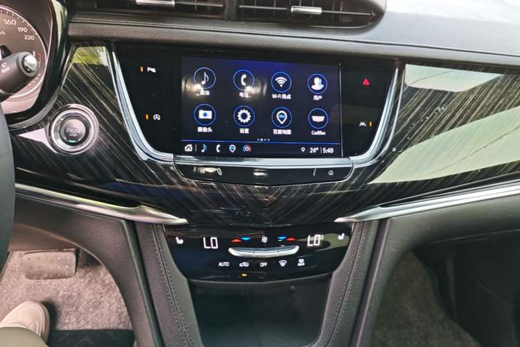 Used Cadillac XT6 2022 2.0T Six-Seater Two-Wheel-Drive Luxury Version Audio And AC Panel