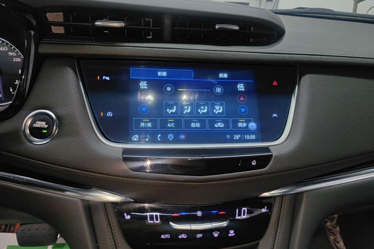 Used Cadillac XT6 2022 2.0T 7-Seater Four-Wheel-Drive Luxury Version Audio And AC Panel