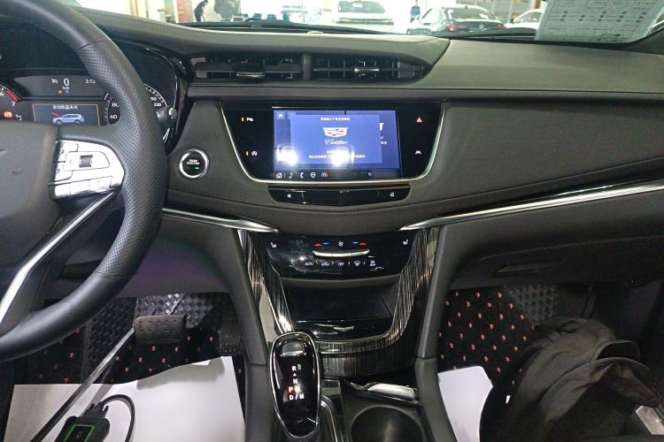 Used Cadillac XT6 2022 2.0T Six-Seater Four-Wheel-Drive Luxury Version Audio And AC Panel