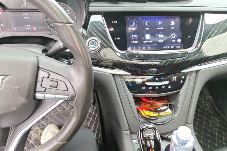 Used Cadillac XT6 2022 2.0T Six-Seater Four-Wheel-Drive Luxury Standard Edition Audio And AC Panel