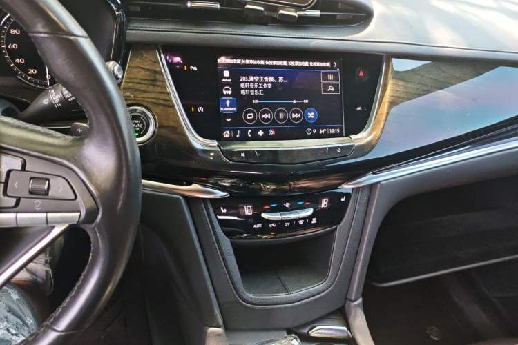 Used Cadillac XT6 2022 2.0T 7-Seater Two-Wheel Drive Luxury Version Audio And AC Panel