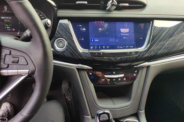 Used Cadillac XT6 2022 2.0T Six-Seater Four-Wheel Drive Luxury Version Audio And AC Panel