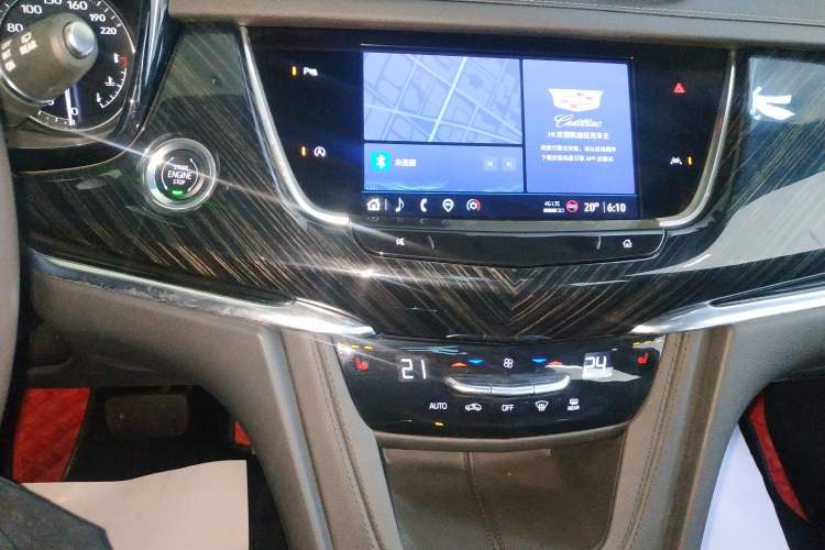 Used Cadillac XT6 2022 2.0T Six-Seater Two-Wheel-Drive Luxury Version Audio And AC Panel