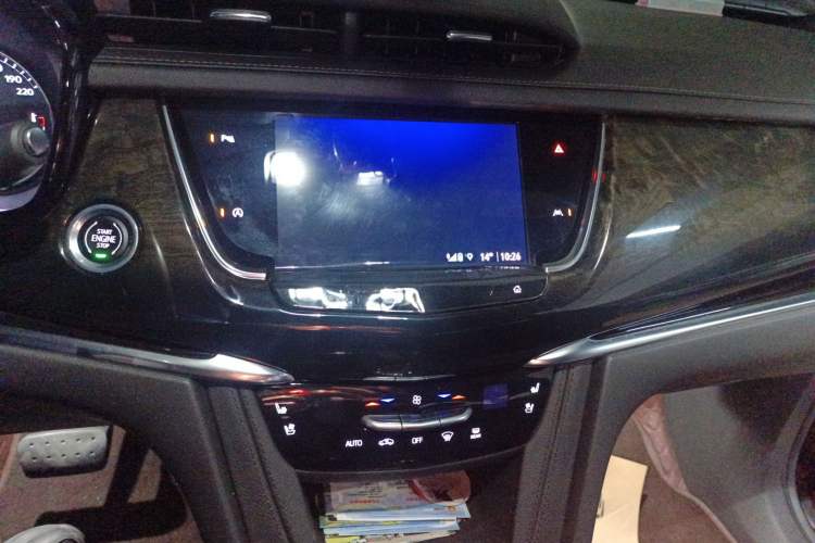 Used Cadillac XT6 2022 2.0T Six-Seater Four-Wheel Drive Luxury Version Audio And AC Panel