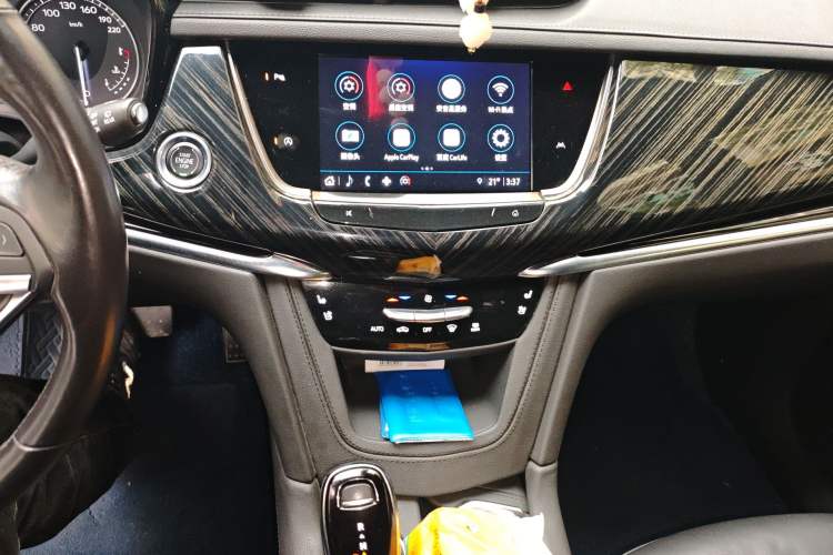 Used Cadillac XT6 2022 2.0T 7-Seater Four-Wheel Drive Luxury Version Audio And AC Panel