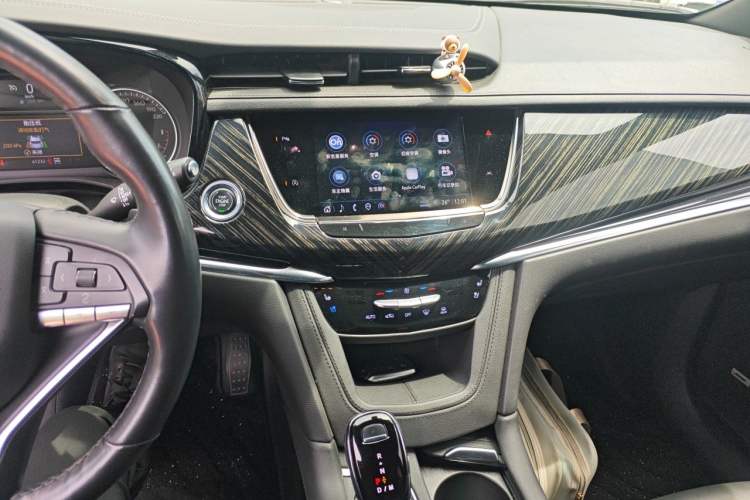 Used Cadillac XT6 2022 2.0T Six-Seater Four-Wheel-Drive Luxury Standard Edition Audio And AC Panel