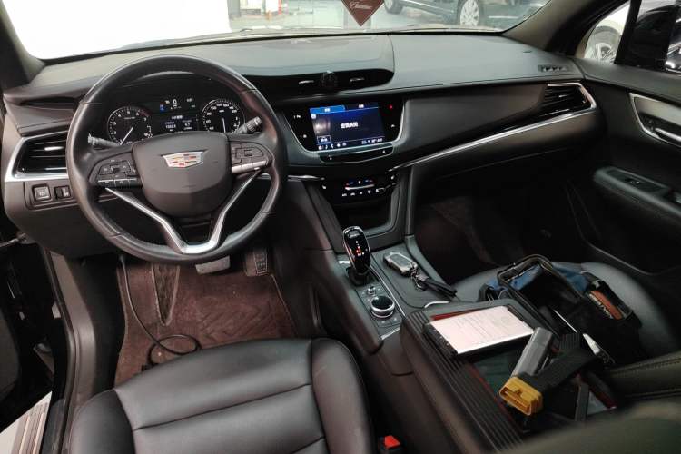 Used Cadillac XT6 2022 2.0T 7-Seater Four-Wheel-Drive Luxury Version Audio And AC Panel
