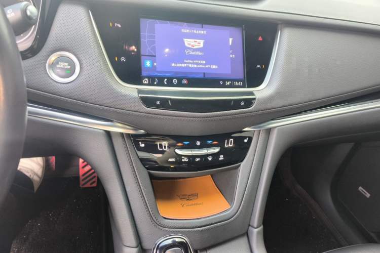 Used Cadillac XT6 2022 2.0T Six-Seater Four-Wheel-Drive Luxury Version Audio And AC Panel