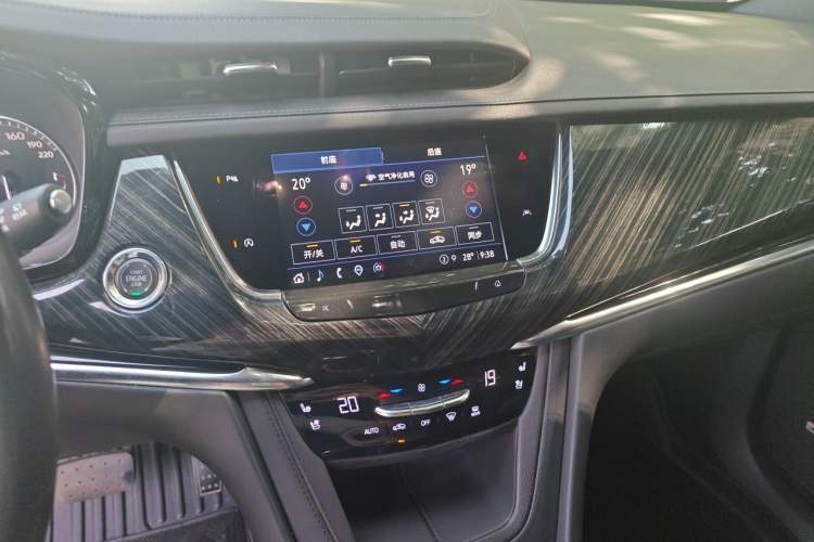 Used Cadillac XT6 2022 2.0T 7-Seater Four-Wheel Drive Luxury Standard Edition Audio And AC Panel