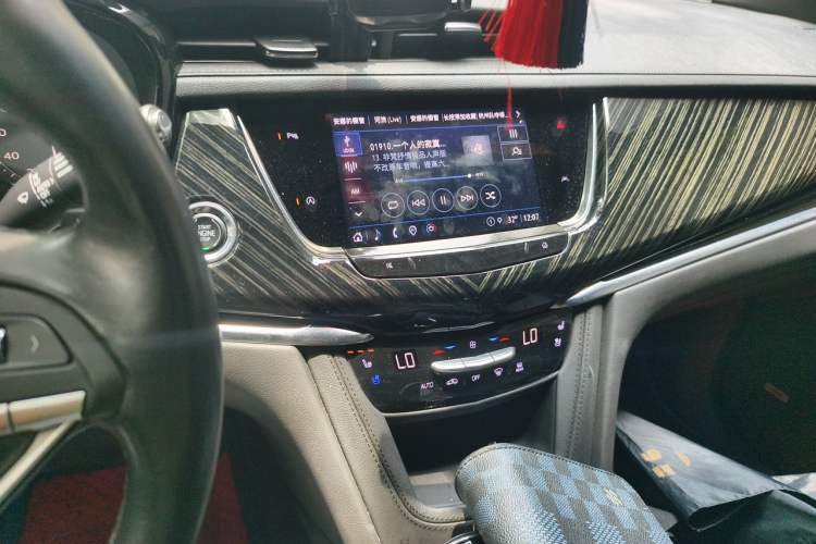 Used Cadillac XT6 2022 2.0T 7-Seater Four-Wheel Drive Luxury 120th Anniversary Limited Edition Audio And AC Panel