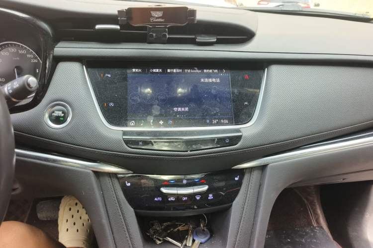 Used Cadillac XT6 2022 2.0T Six-Seater Four-Wheel-Drive Luxury Version Audio And AC Panel