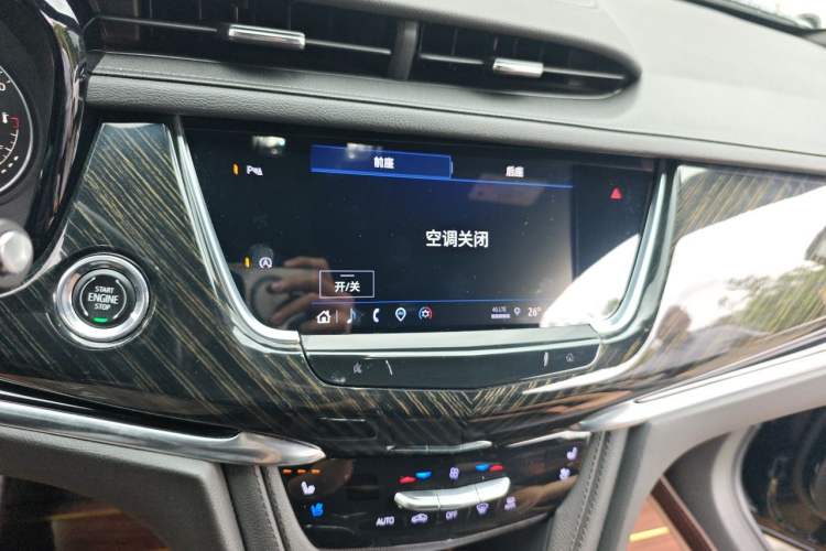 Used Cadillac XT6 2022 2.0T Six-Seater Four-Wheel Drive Luxury Version Audio And AC Panel