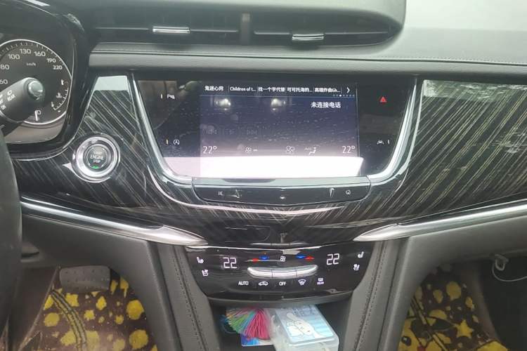 Used Cadillac XT6 2022 2.0T Six-Seater Four-Wheel Drive Luxury Version Audio And AC Panel