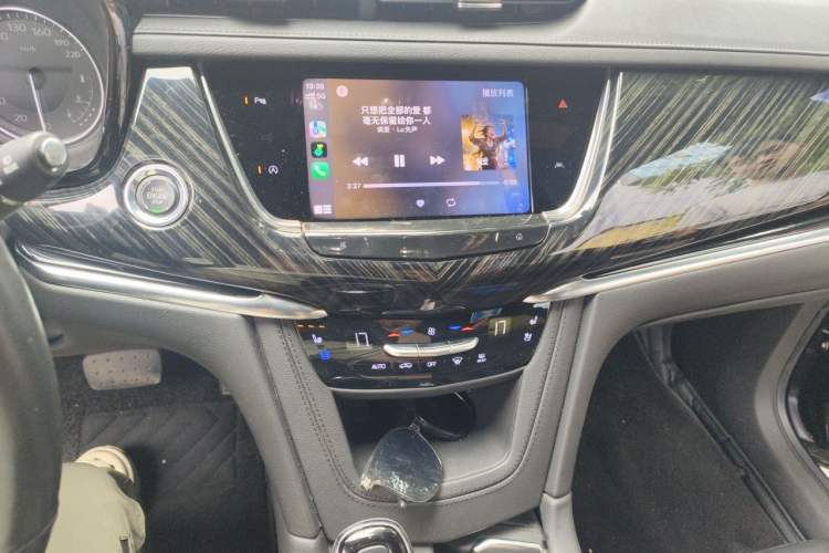 Used Cadillac XT6 2022 2.0T Six-Seater Four-Wheel-Drive Luxury Standard Edition Audio And AC Panel