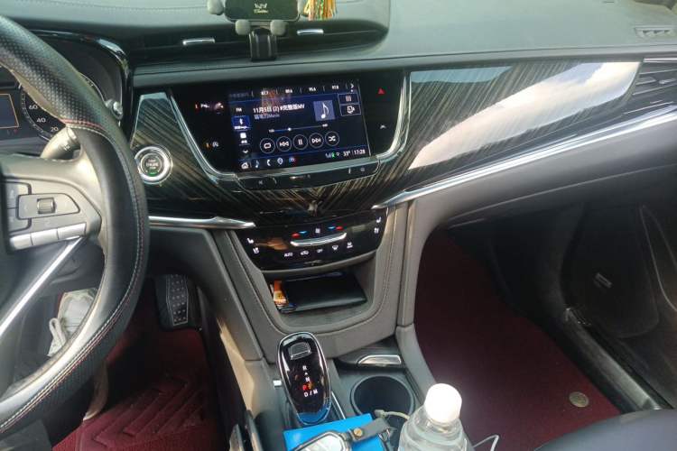 Used Cadillac XT6 2022 2.0T 7-Seater Four-Wheel Drive Luxury 120th Anniversary Limited Edition Audio And AC Panel