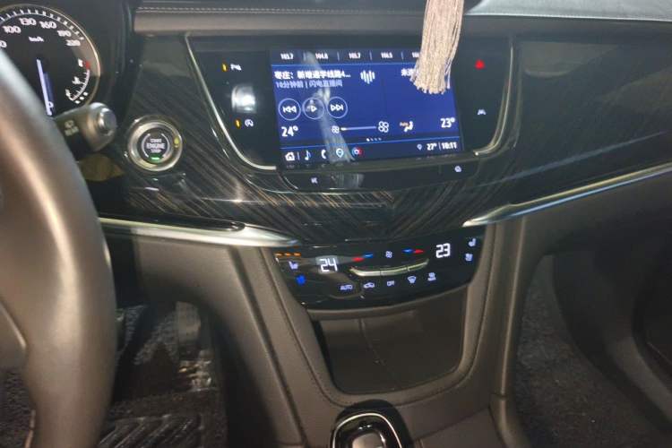 Used Cadillac XT6 2022 2.0T Six-Seater Four-Wheel-Drive Luxury Standard Edition Audio And AC Panel