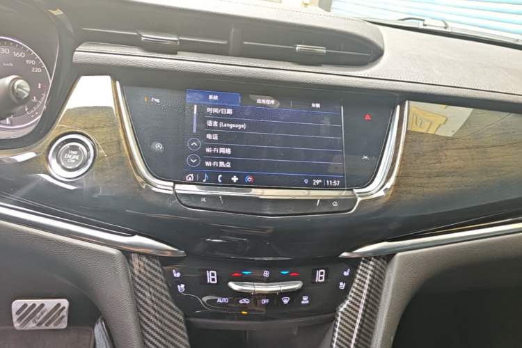Used Cadillac XT6 2022 2.0T 7-Seater Four-Wheel Drive Luxury Version Audio And AC Panel