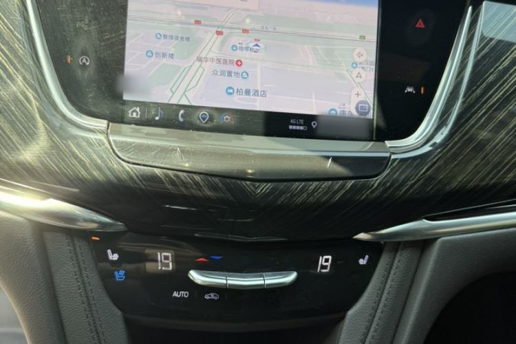 Used Cadillac XT6 2022 2.0T 7-Seater Four-Wheel Drive Luxury Version Audio And AC Panel
