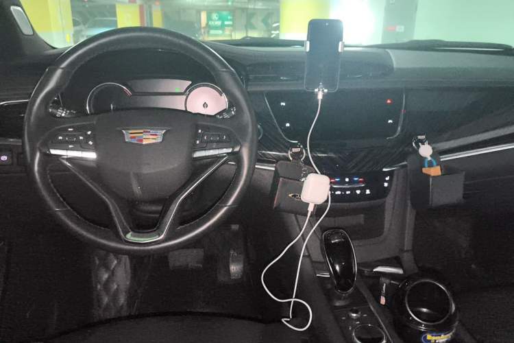 Used Cadillac XT6 2022 2.0T 7-Seater Four-Wheel Drive Luxury Standard Edition Center Console