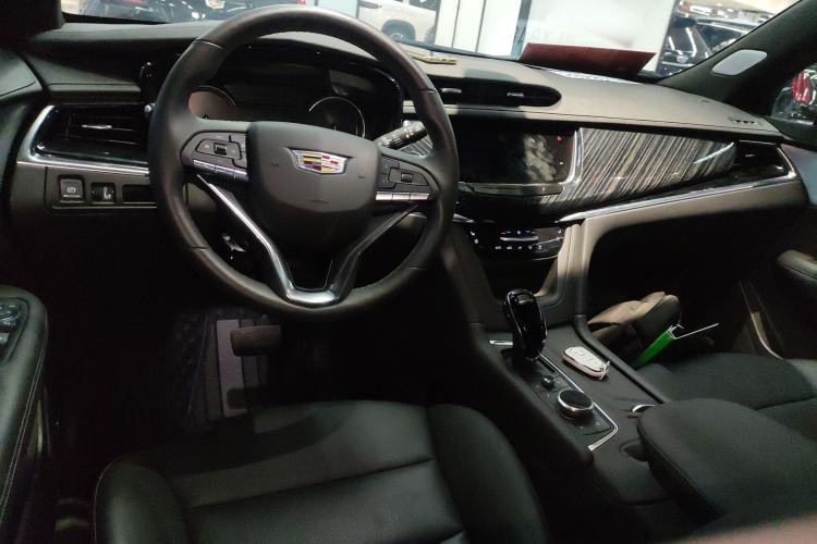 Used Cadillac XT6 2022 2.0T Six-Seater Four-Wheel Drive Luxury Version Center Console