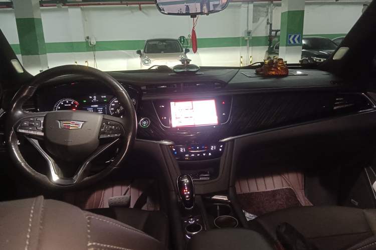 Used Cadillac XT6 2022 2.0T Six-Seater Four-Wheel Drive Luxury Version Center Console