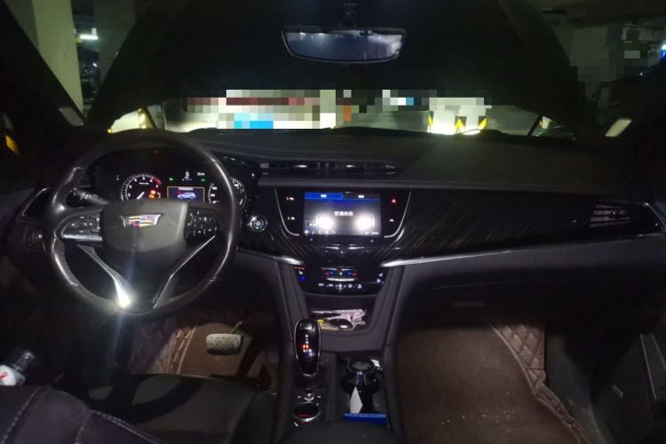 Used Cadillac XT6 2022 2.0T Six-Seater Four-Wheel-Drive Luxury Standard Edition Center Console