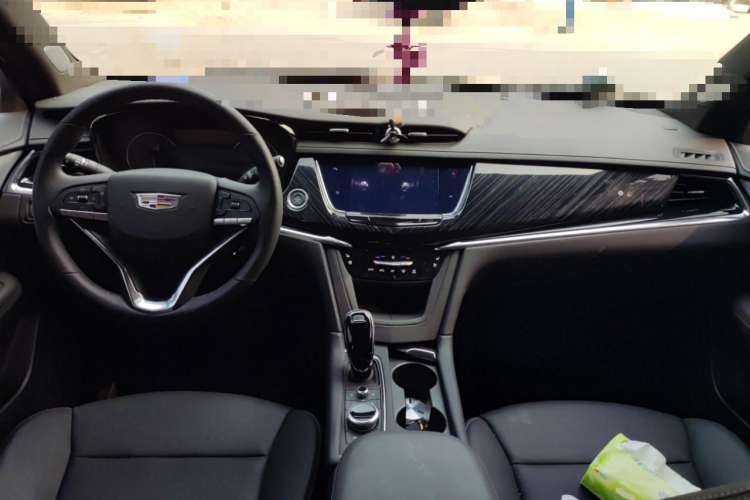 Used Cadillac XT6 2022 2.0T Six-Seater Four-Wheel Drive Luxury Version Center Console