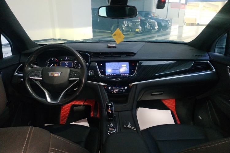 Used Cadillac XT6 2022 2.0T Six-Seater Two-Wheel-Drive Luxury Version Center Console
