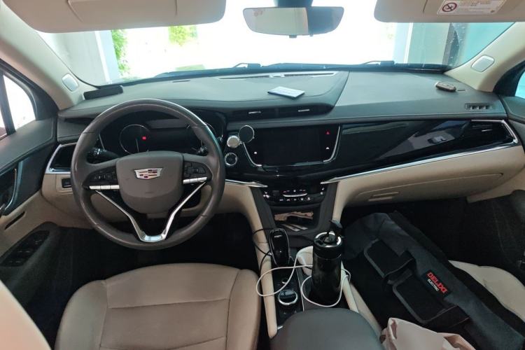 Used Cadillac XT6 2022 2.0T 7-Seater Four-Wheel Drive Luxury Version Center Console