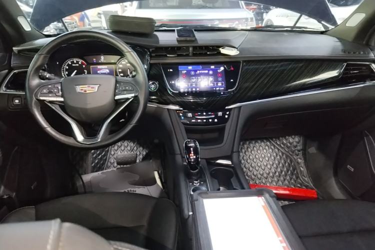Used Cadillac XT6 2022 2.0T Six-Seater Four-Wheel Drive Luxury Version Center Console