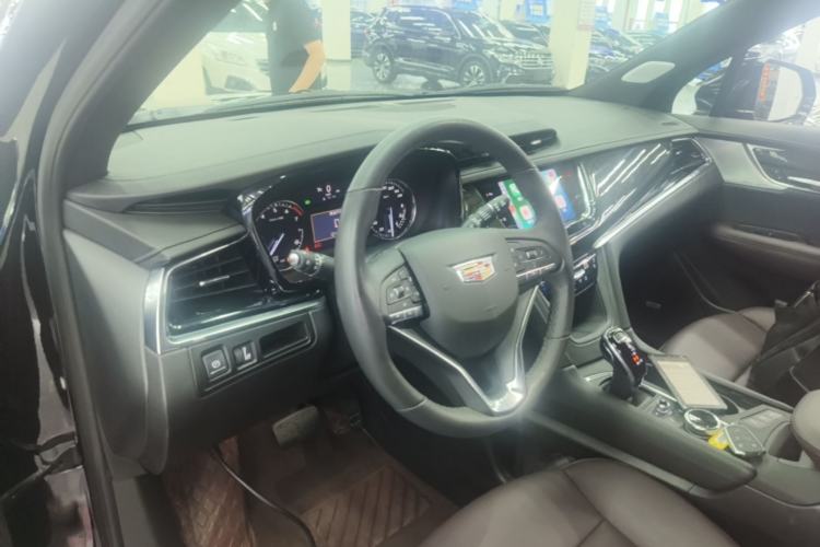Used Cadillac XT6 2022 2.0T Six-Seater Four-Wheel Drive Luxury Version Center Console