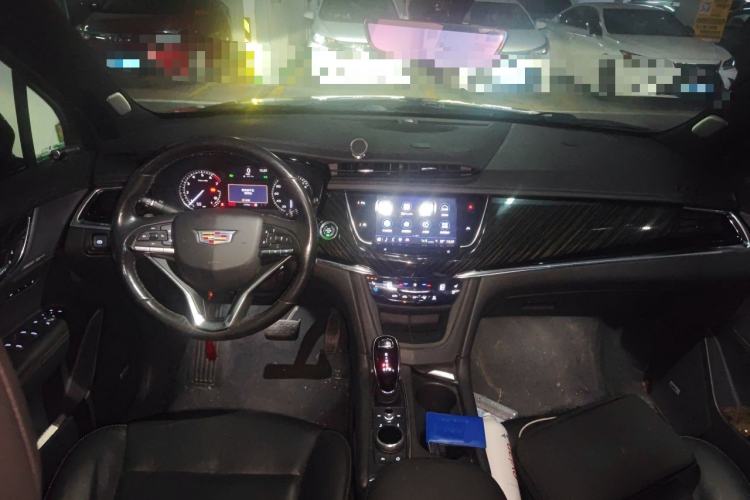 Used Cadillac XT6 2022 2.0T 7-Seater Four-Wheel Drive Luxury Version Center Console