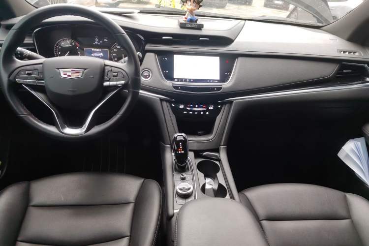 Used Cadillac XT6 2022 2.0T Six-Seater Four-Wheel-Drive Luxury Version Center Console