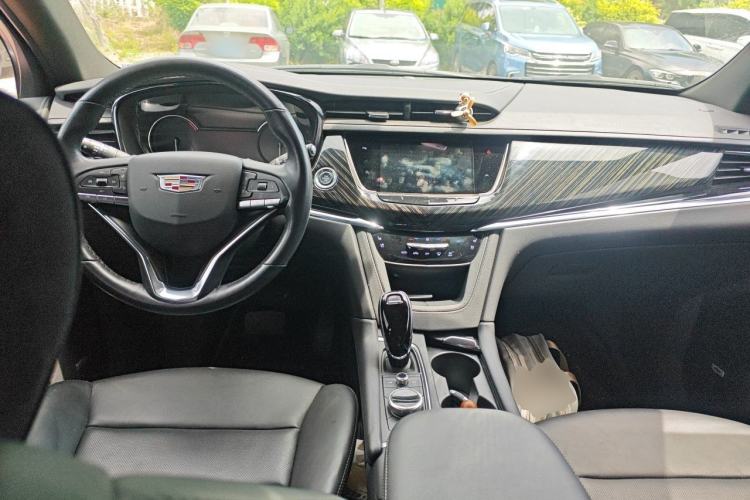 Used Cadillac XT6 2022 2.0T Six-Seater Four-Wheel-Drive Luxury Standard Edition Center Console