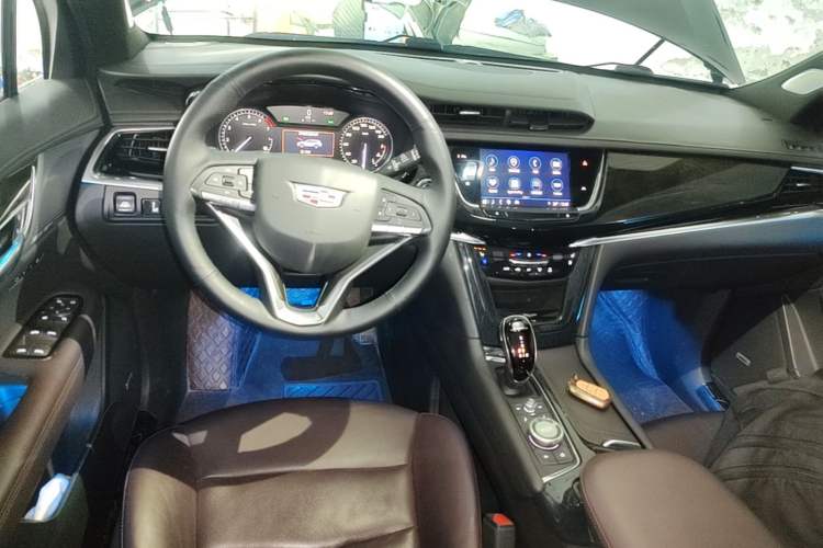 Used Cadillac XT6 2022 2.0T Six-Seater Four-Wheel Drive Luxury Version Center Console
