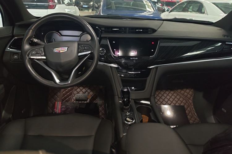 Used Cadillac XT6 2022 2.0T Six-Seater Two-Wheel-Drive Luxury Version Center Console