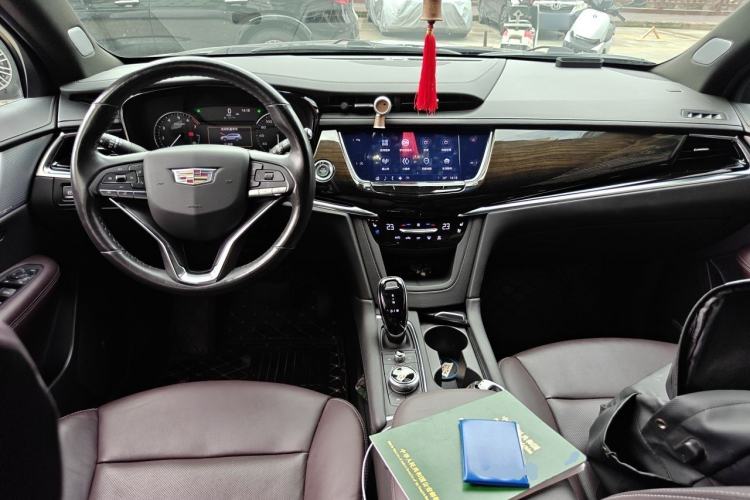 Used Cadillac XT6 2022 2.0T Six-Seater Four-Wheel Drive Luxury Version Center Console