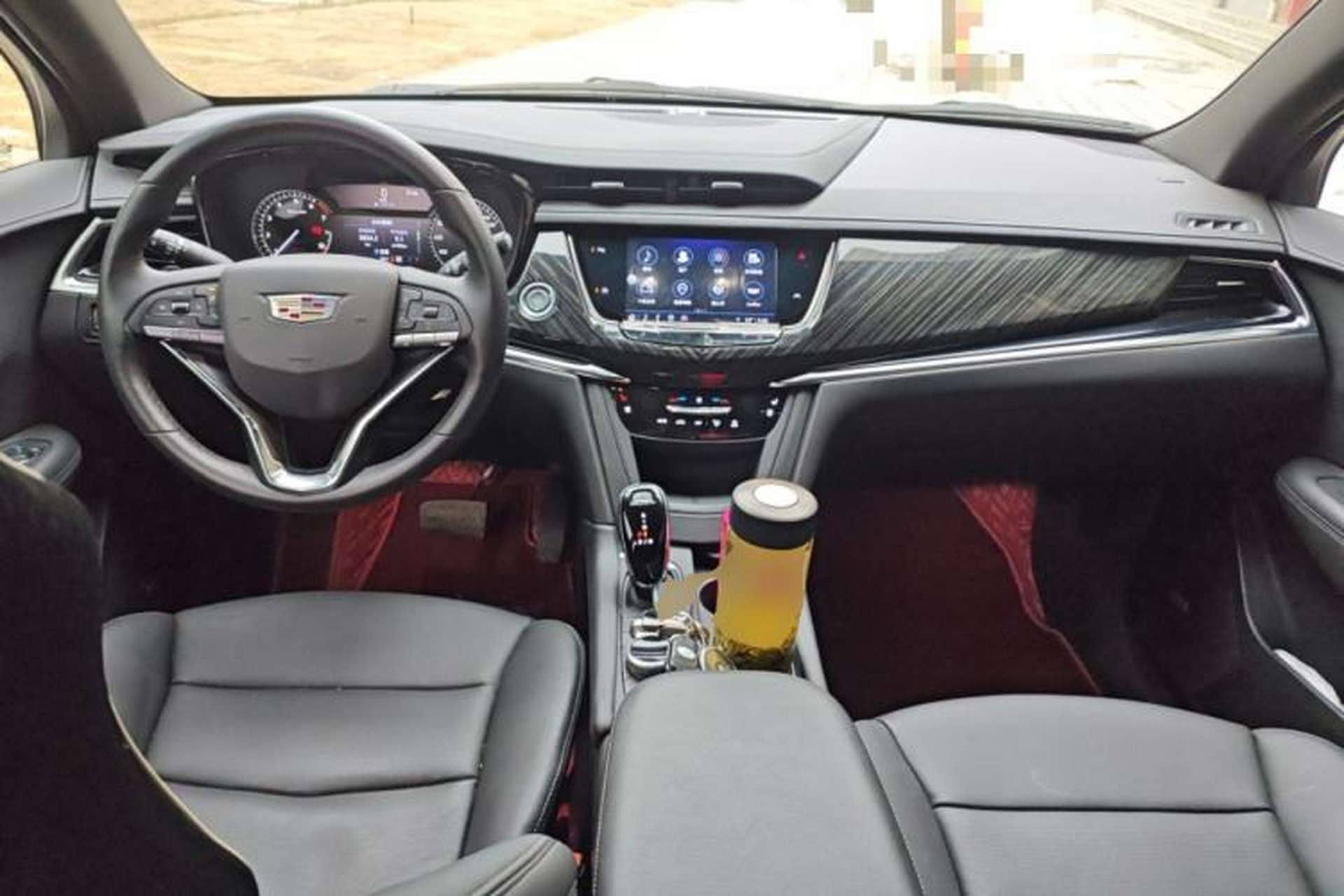 Used Cadillac XT6 2022 2.0T Six-Seater Four-Wheel-Drive Luxury Standard Edition Center Console