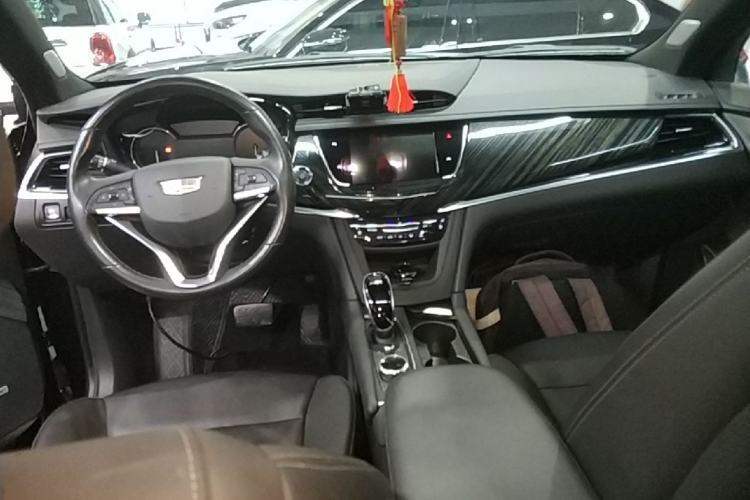 Used Cadillac XT6 2022 2.0T Six-Seater Four-Wheel Drive Luxury Version Center Console